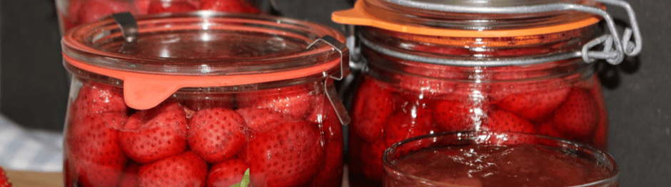 Hjemmelavet henkogte jordbær marmelade